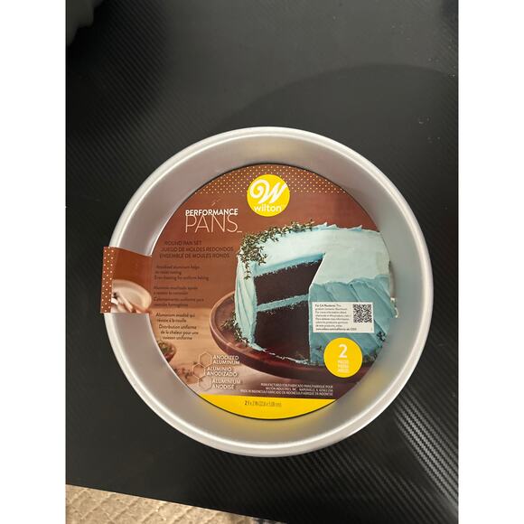 Wilton Aluminum 9 Inch Round Cake Pan Set Of 2 Round Pans - Picture 3 of 3